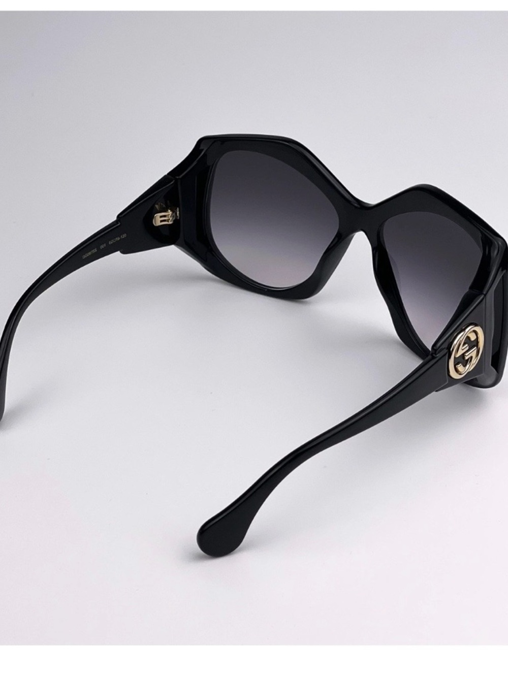 Gucci Black Oversized Fashion Sunglasses - Picture 6 of 9